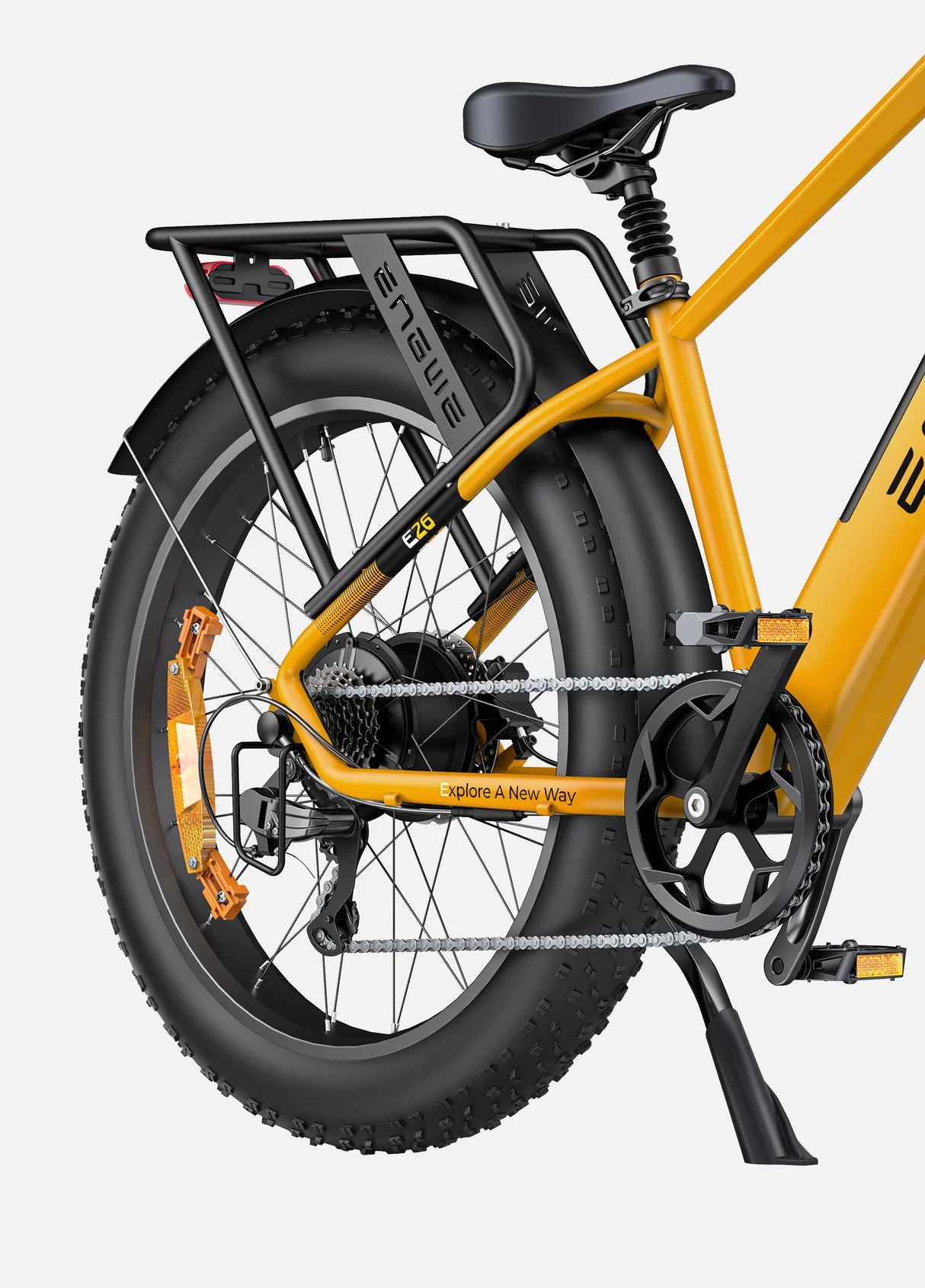 ENGWE E26 High-Step 250W – Vue arrière sur béquille, roue arrière, dérailleur et pédalier – Couleur Jaune Bourdon, 26 pouces 