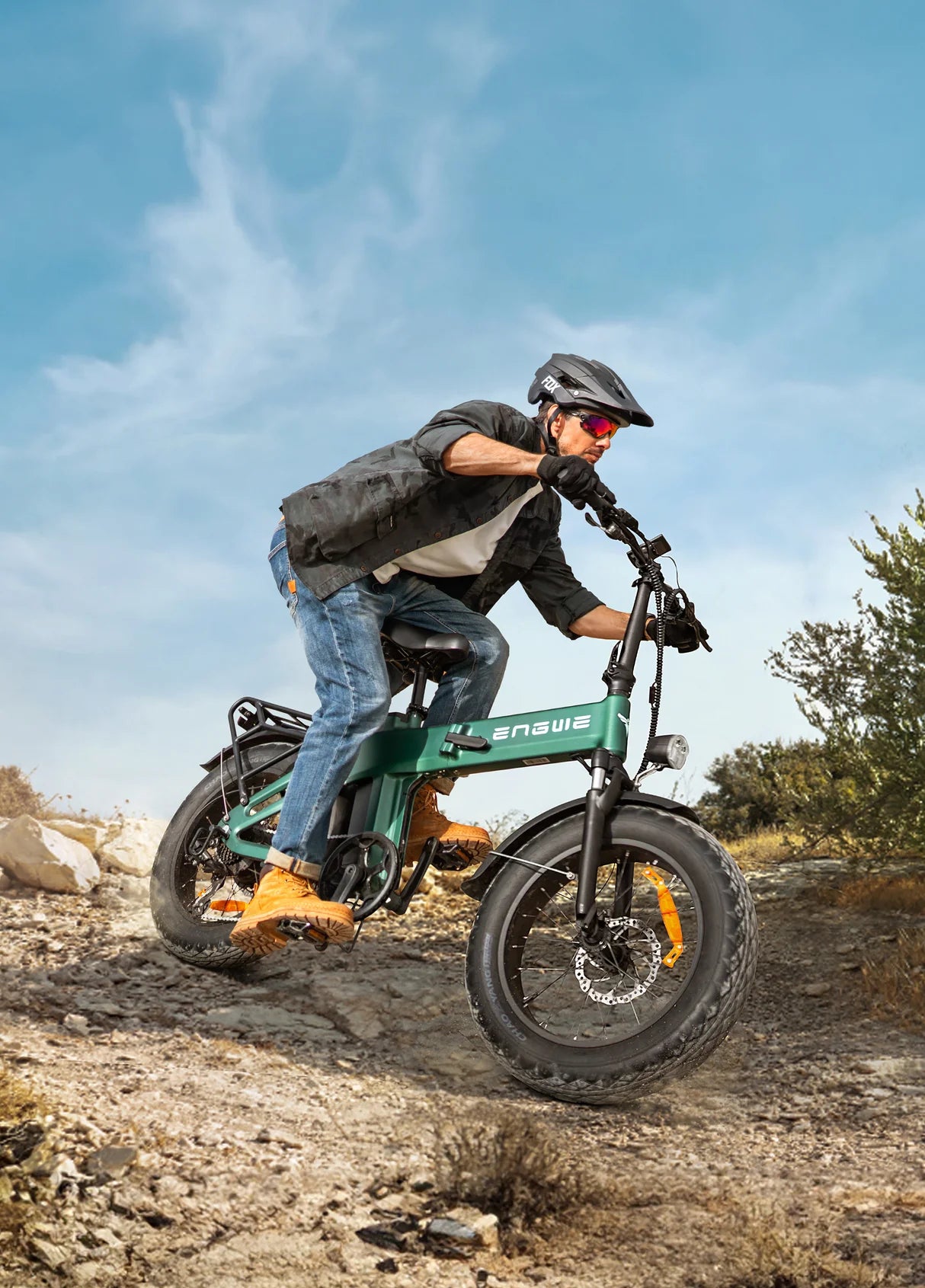 Fatbike ep-2 boost vert forêt tout-terrain en plein action