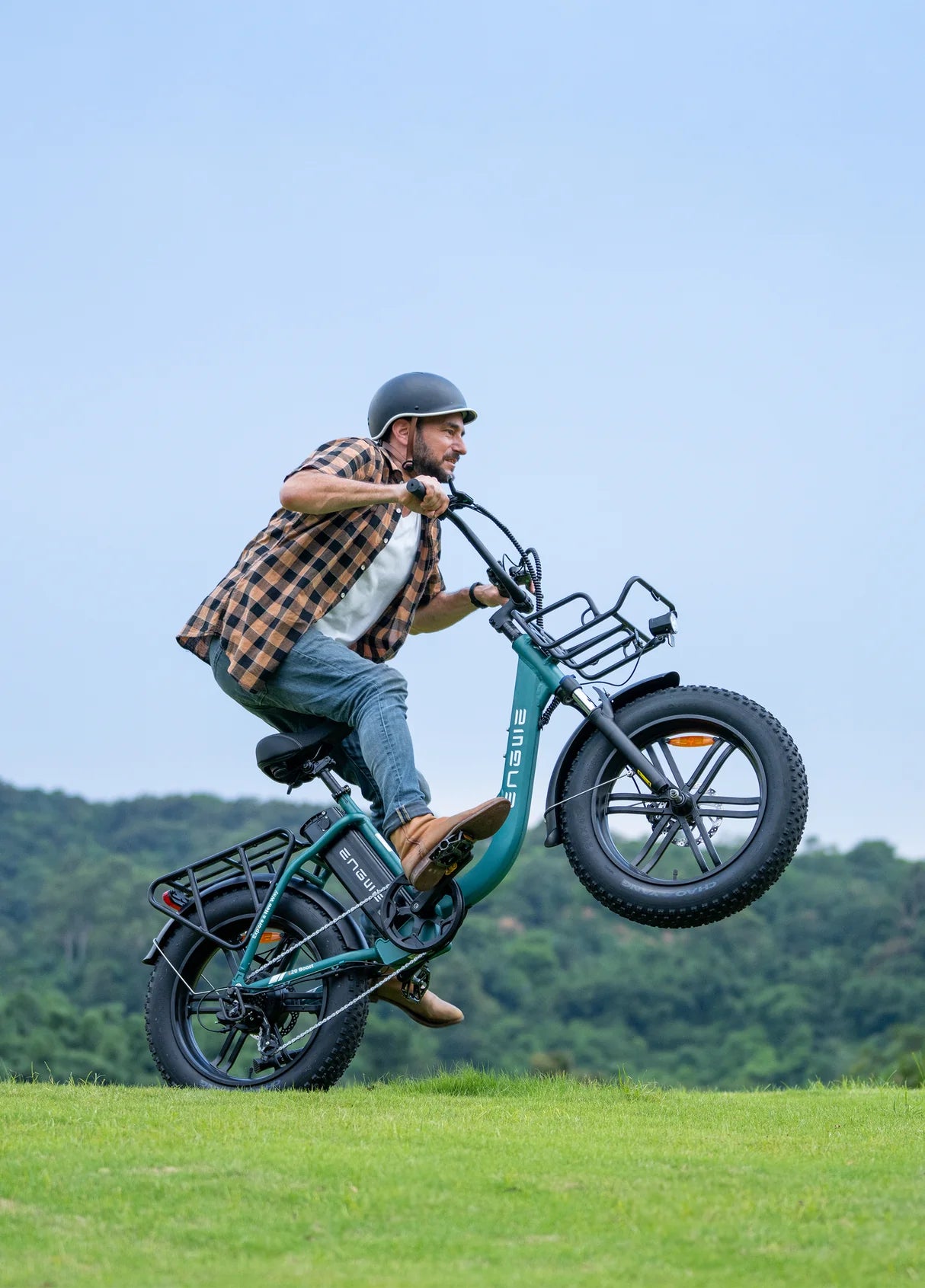 Vélo électrique ENGWE L20 Boost en action