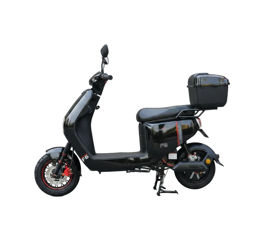 Scooter électrique F6 PRO noir 48V 500W à batterie longue autonomie et frein hydraulique porte bagages vue de profil gauche