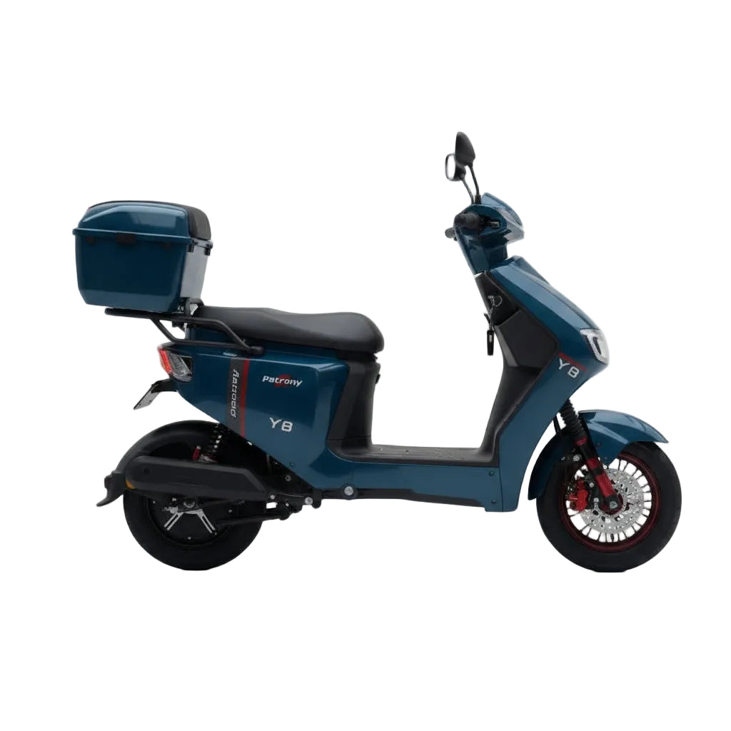 Scooter électrique VESLA Y8 PRO bleu 500W 48V, moteur brushless, couple 105 Nm, vitesse 50 km/h, batterie lithium 60Ah, autonomie 80–120 km, freins à disque AV/AR, châssis renforcé, charge 150 kg vue de profil droit 
